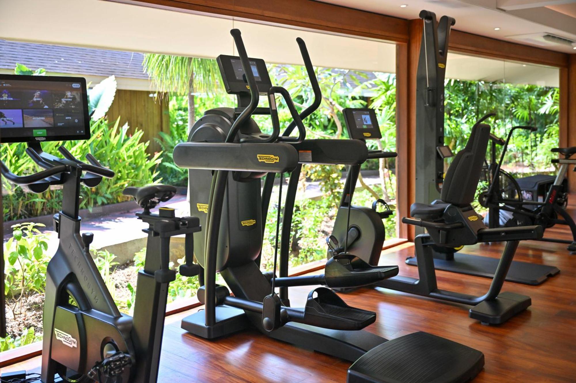 Hotel Barcelo Coconut Island, Phuket Esterno foto Elliptical cross trainer