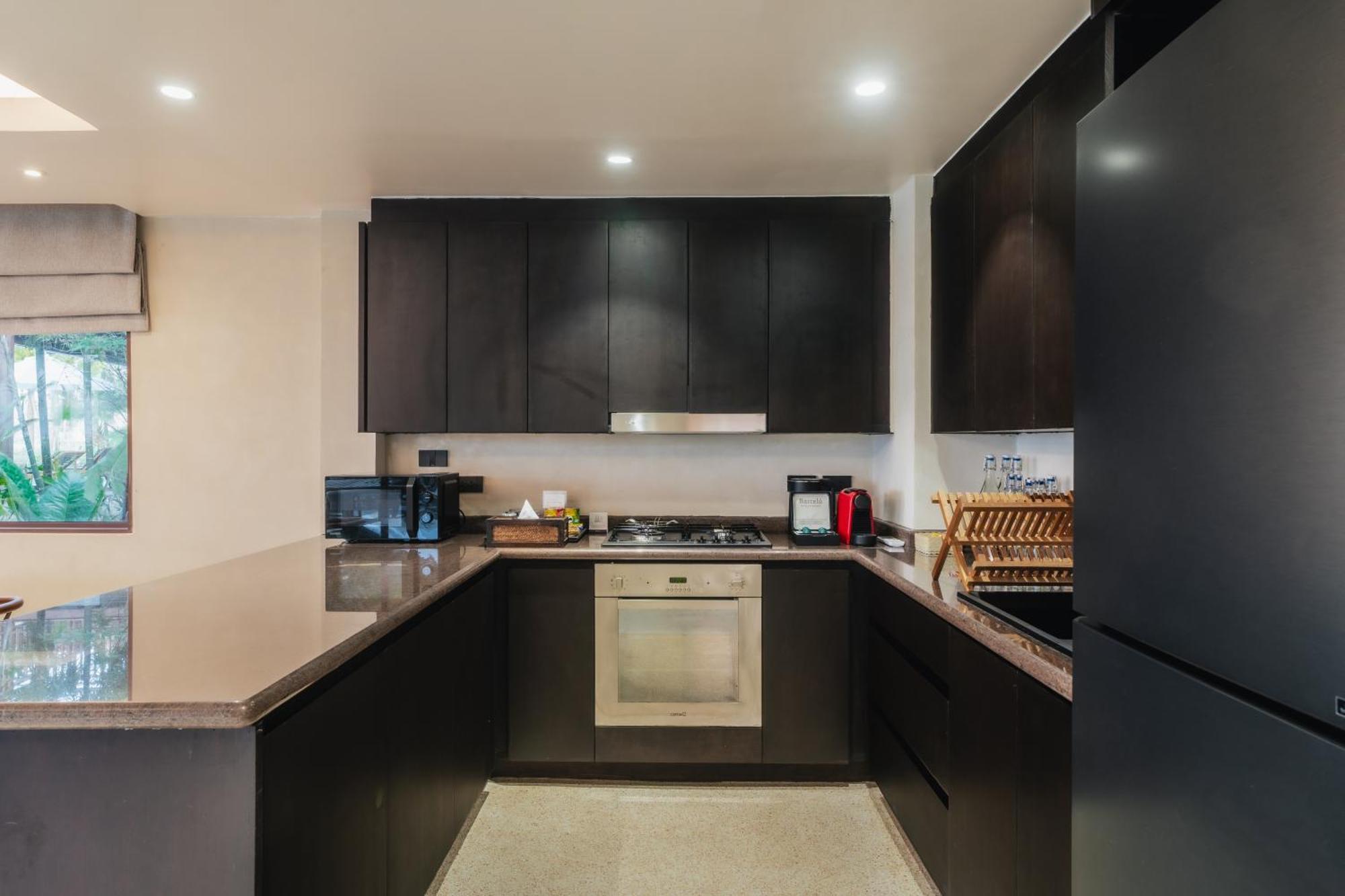 Hotel Barcelo Coconut Island, Phuket Esterno foto A modern kitchen