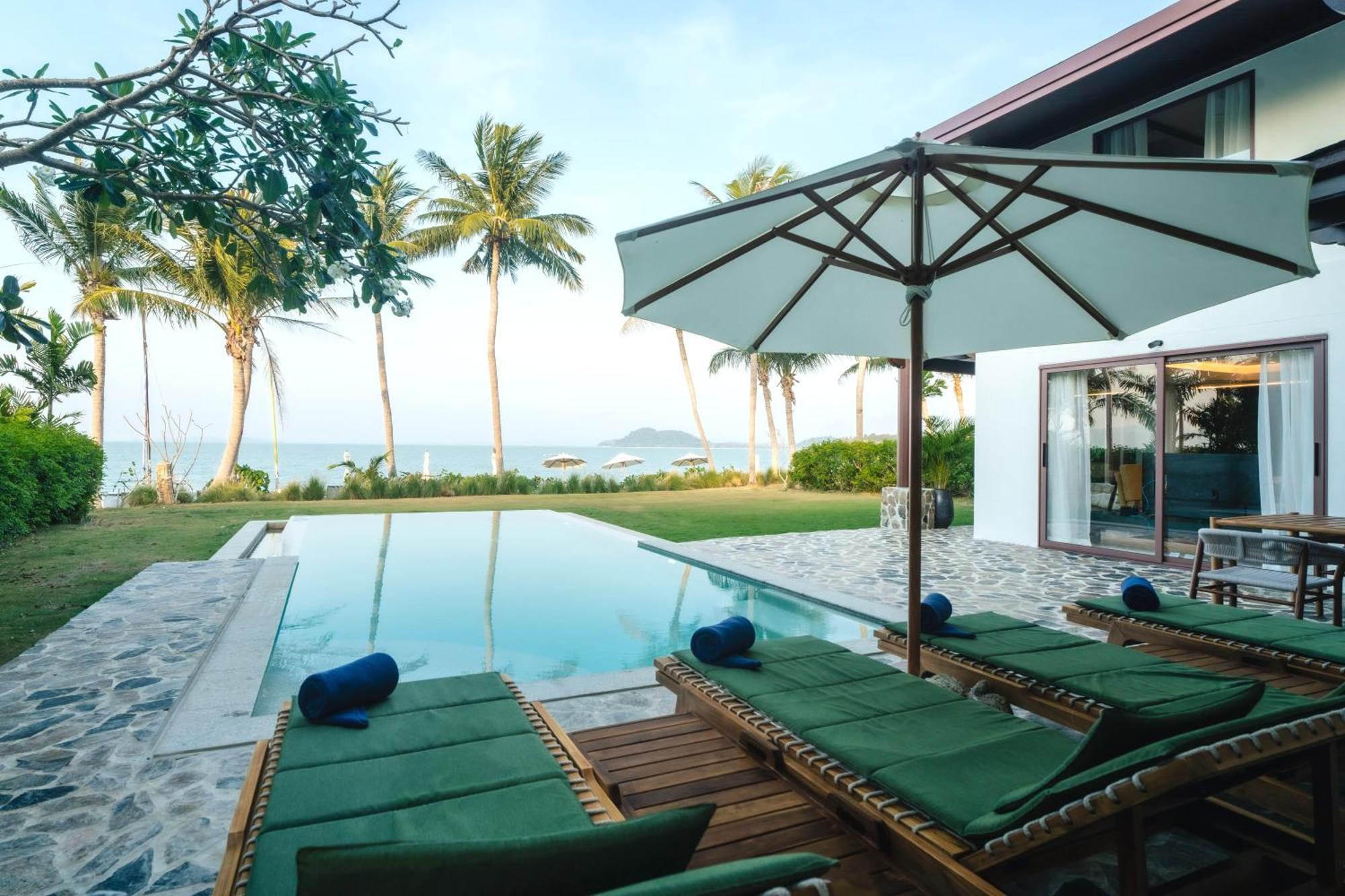 Hotel Barcelo Coconut Island, Phuket Esterno foto Villa at the resort