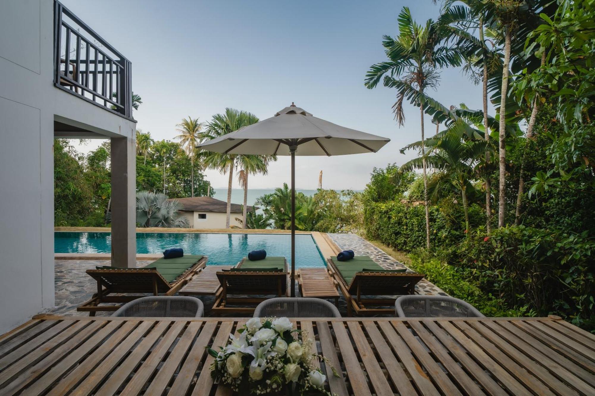 Hotel Barcelo Coconut Island, Phuket Esterno foto Villa at the resort
