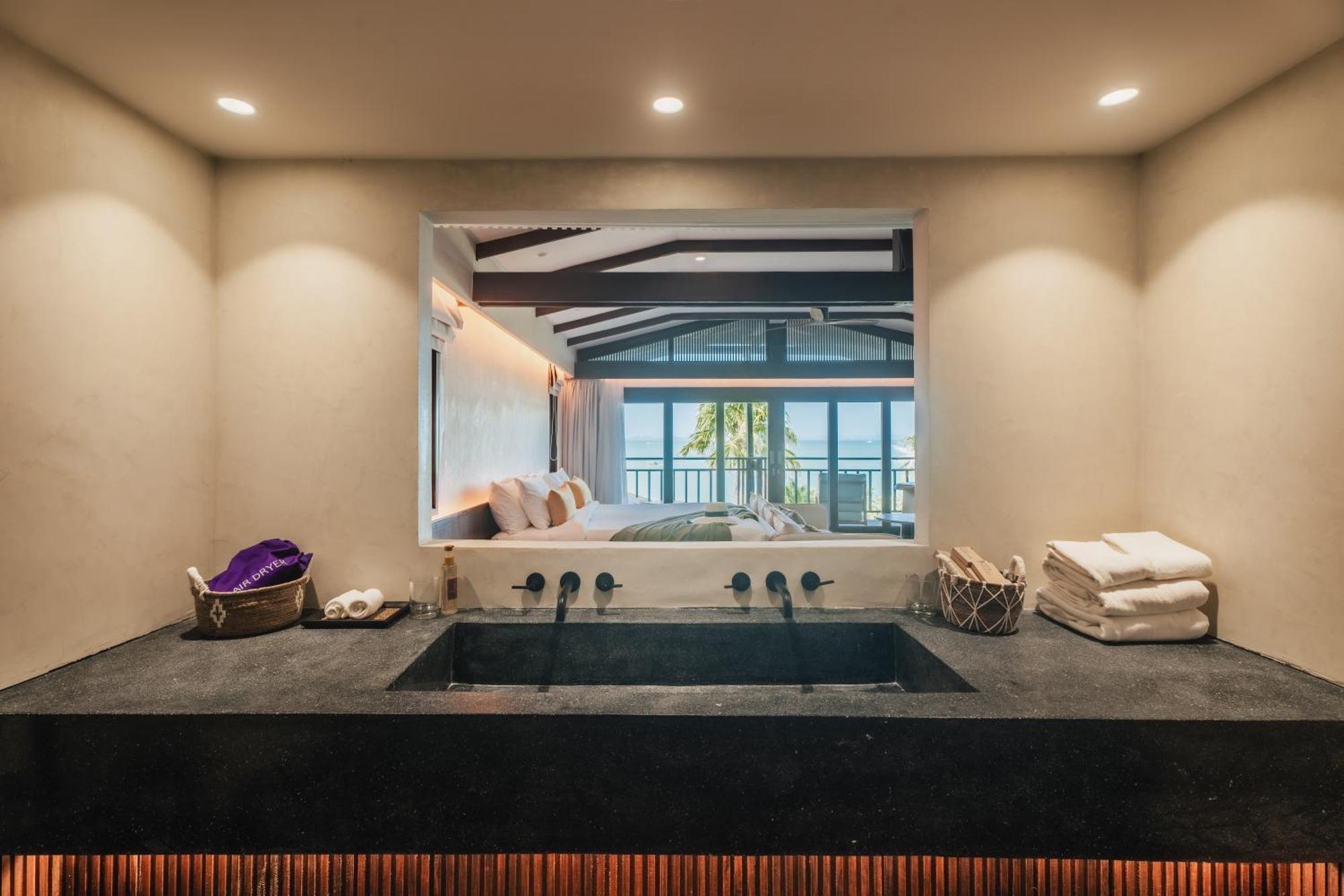 Hotel Barcelo Coconut Island, Phuket Esterno foto Bathroom