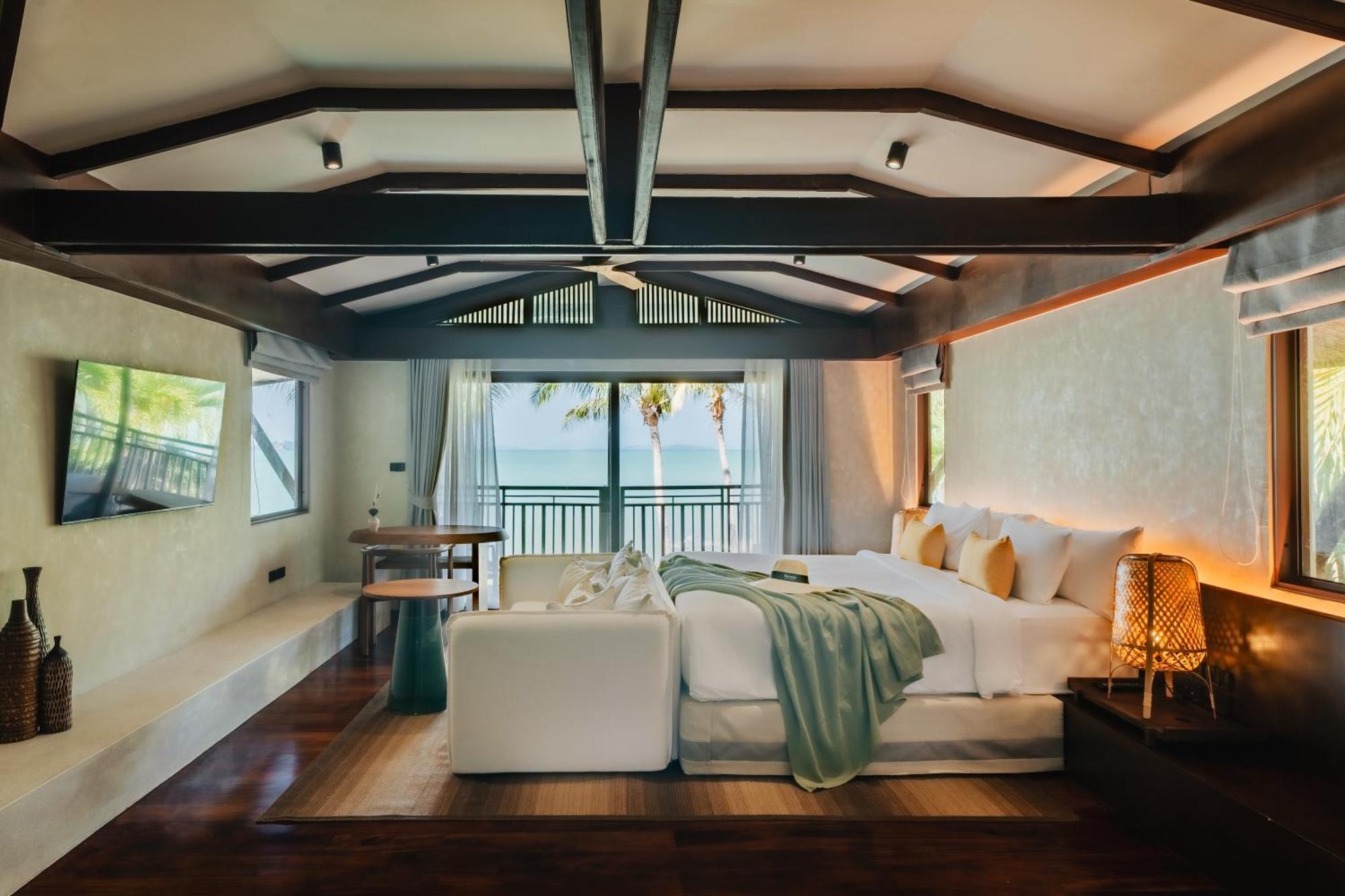 Hotel Barcelo Coconut Island, Phuket Esterno foto A bedroom at the resort